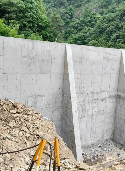 济宁任城区重力式挡土墙