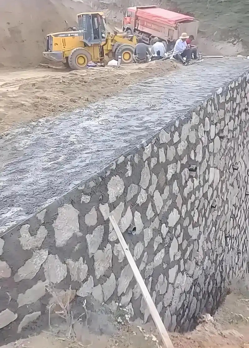 济宁任城区边坡加固